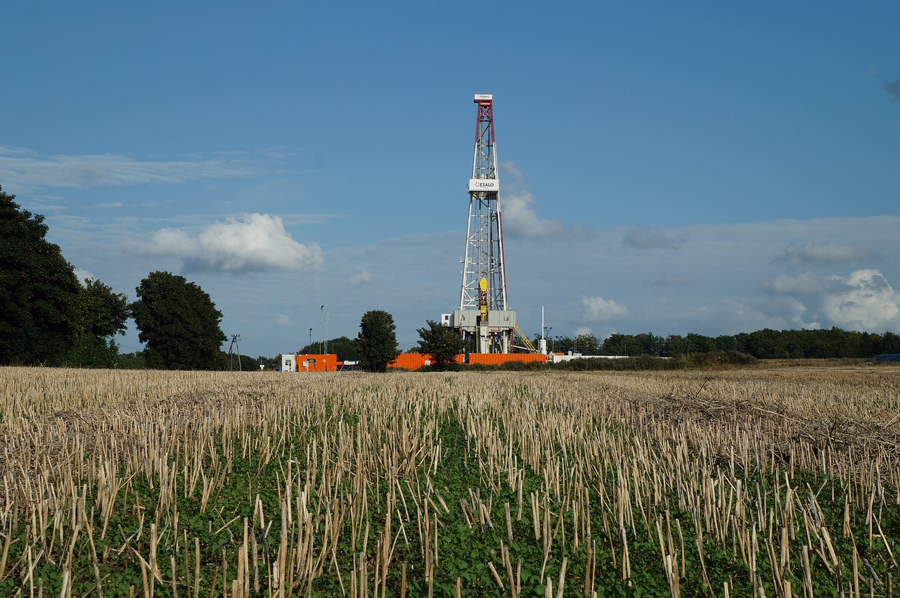 oil-platform-field