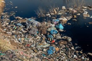 Everest’s Littering Problem: A Global Responsibility