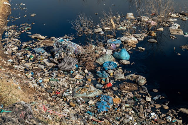 Everest’s Littering Problem
