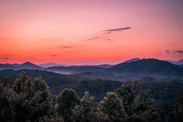 Things to Do in the Smoky Mountains: When to Go & Why They’re Called “Smoky”