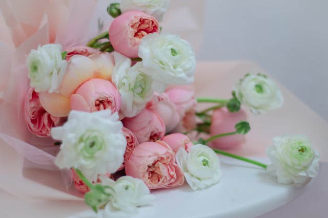 Types of Light Pink Flowers and How to Get Your Hands on Them Wholesale