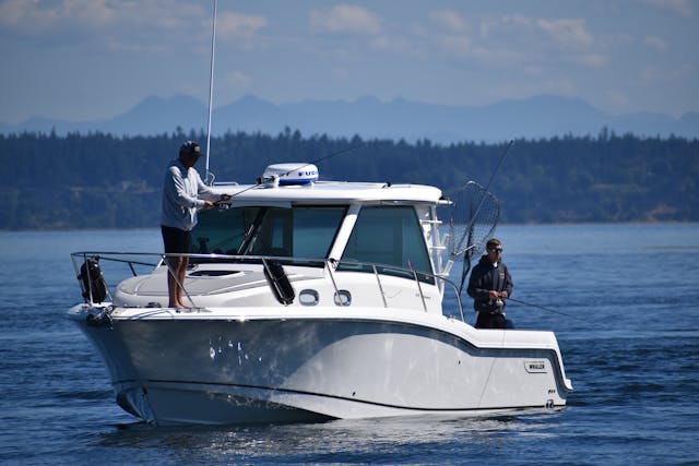 7 Best Fishing Charters in Michigan for Salmon, Walleye, Muskie, and Steelhead